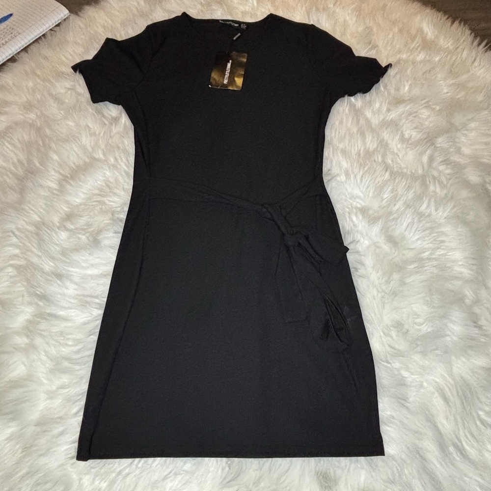 PrettyLittleThing Black Sheath Mini Dress Crew Neck Short Sleeve